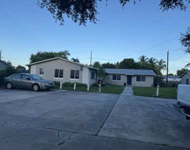 4165 42nd Avenue S - Photo Thumbnail 1