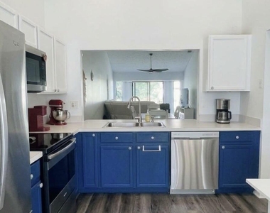 2105 Landings Boulevard - Photo Thumbnail 3