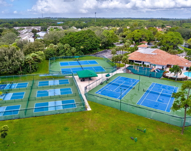 2105 Landings Boulevard - Photo Thumbnail 29