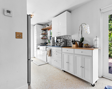 1429 Hayes Street - Photo Thumbnail 8
