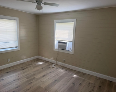 1409 Ne 5th Terrace - Photo Thumbnail 15