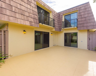 818 8th Court - Photo Thumbnail 16