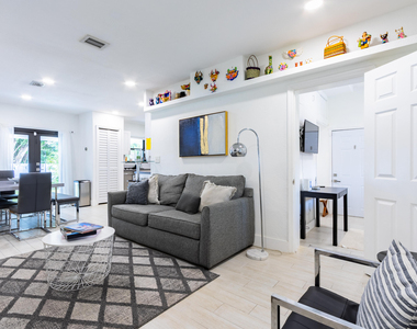 4300 Sw 5th Terrace - Photo Thumbnail 5