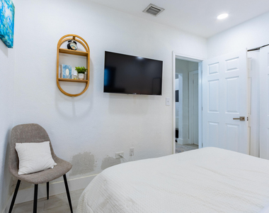 4300 Sw 5th Terrace - Photo Thumbnail 23