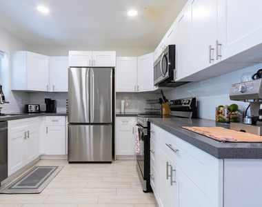 4300 Sw 5th Terrace - Photo Thumbnail 9