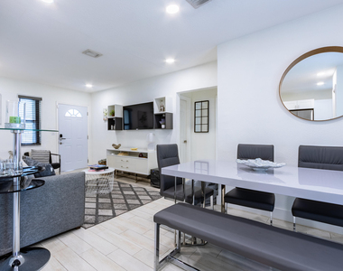 4300 Sw 5th Terrace - Photo Thumbnail 7