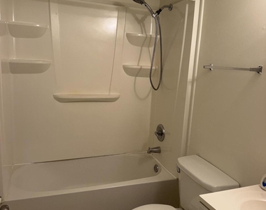 1151 Ne 16th Court - Photo Thumbnail 5