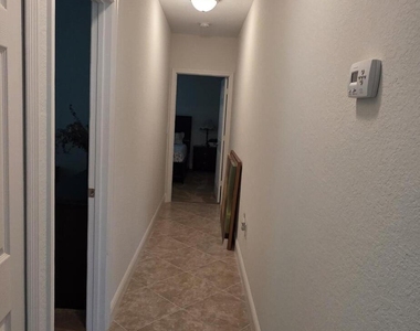 5838 Nw Gillespie Avenue - Photo Thumbnail 5