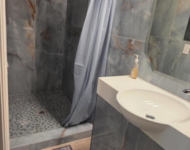 5838 Nw Gillespie Avenue - Photo Thumbnail 8