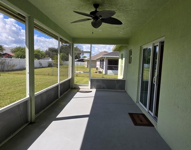 5838 Nw Gillespie Avenue - Photo Thumbnail 14
