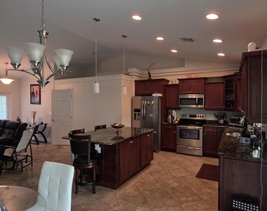 5838 Nw Gillespie Avenue - Photo Thumbnail 4