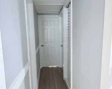 4554 Sunset Lane - Photo Thumbnail 15