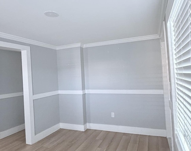 4554 Sunset Lane - Photo Thumbnail 13