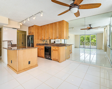 2121 N Ocean Boulevard - Photo Thumbnail 11