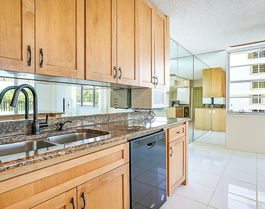 2121 N Ocean Boulevard - Photo Thumbnail 14