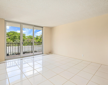 2121 N Ocean Boulevard - Photo Thumbnail 5