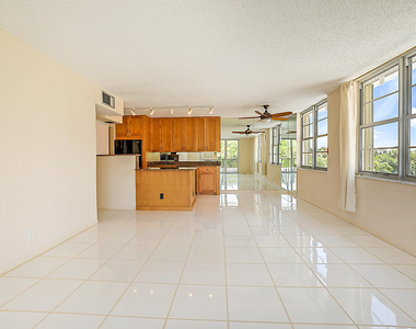 2121 N Ocean Boulevard - Photo Thumbnail 12