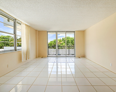 2121 N Ocean Boulevard - Photo Thumbnail 7