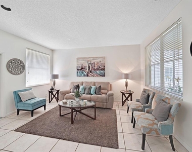 1457 Banyan Way - Photo Thumbnail 3