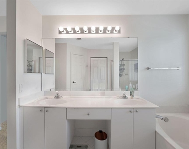 1457 Banyan Way - Photo Thumbnail 23