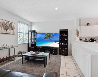 1457 Banyan Way - Photo Thumbnail 7