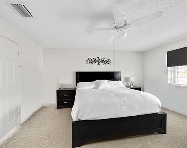 1457 Banyan Way - Photo Thumbnail 21