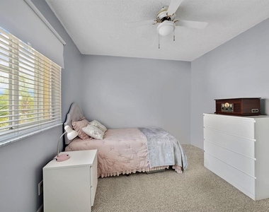1457 Banyan Way - Photo Thumbnail 27