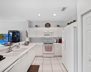 1457 Banyan Way - Photo Thumbnail 13