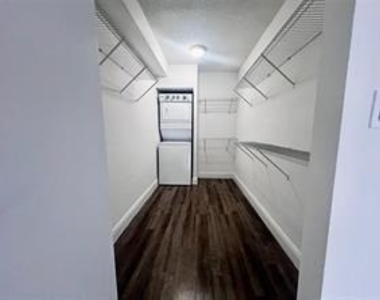 19455 Ne 10 Avenue - Photo Thumbnail 5