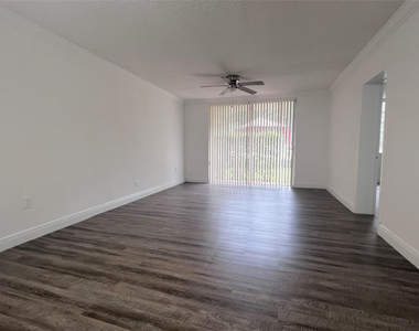 19455 Ne 10 Avenue - Photo Thumbnail 2