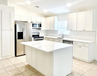 1713 Carriage Brooke Drive - Photo Thumbnail 5