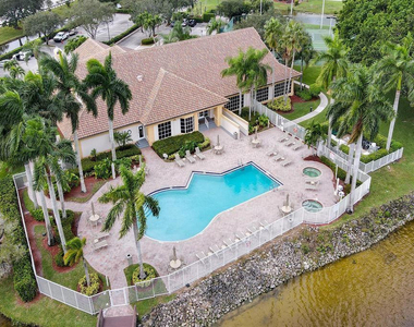 1713 Carriage Brooke Drive - Photo Thumbnail 15