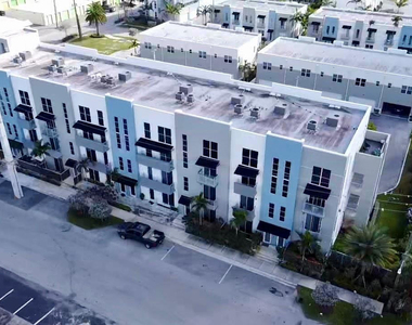 410 Ne 36th Street - Photo Thumbnail 27