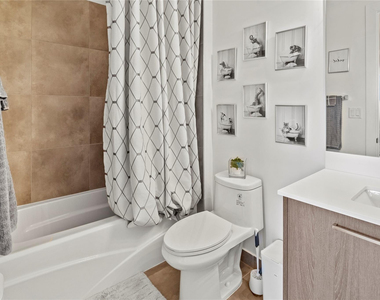410 Ne 36th Street - Photo Thumbnail 23
