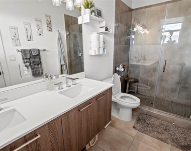 410 Ne 36th Street - Photo Thumbnail 17