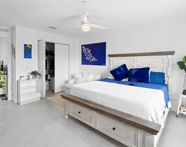 410 Ne 36th Street - Photo Thumbnail 5