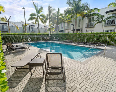 410 Ne 36th Street - Photo Thumbnail 7
