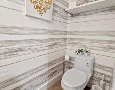410 Ne 36th Street - Photo Thumbnail 9