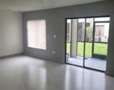 3208 Coral Lake Lane - Photo Thumbnail 3