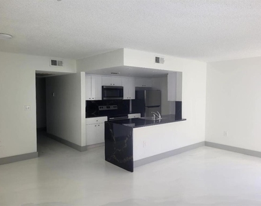 3208 Coral Lake Lane - Photo Thumbnail 4