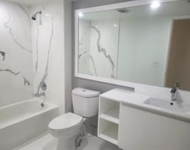 3208 Coral Lake Lane - Photo Thumbnail 11