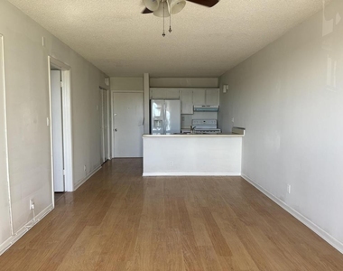 2771 Riverside Drive - Photo Thumbnail 2