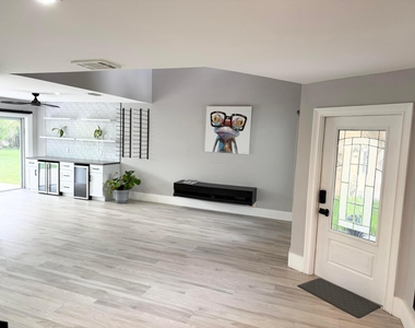 133 Sw 159th Way - Photo Thumbnail 7
