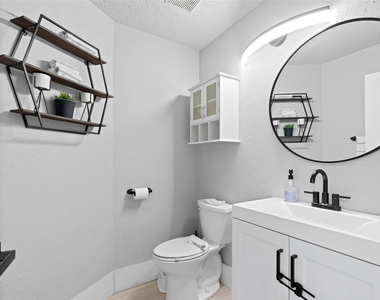 133 Sw 159th Way - Photo Thumbnail 11