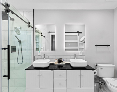 133 Sw 159th Way - Photo Thumbnail 17