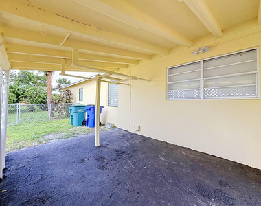 2647 Nw 62nd Avenue - Photo Thumbnail 6