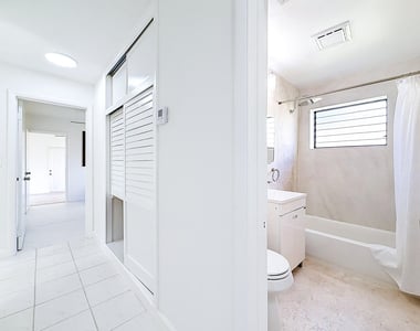 2647 Nw 62nd Avenue - Photo Thumbnail 16