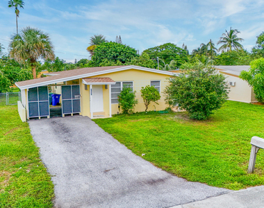 2647 Nw 62nd Avenue - Photo Thumbnail 5