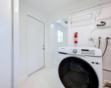 2647 Nw 62nd Avenue - Photo Thumbnail 25