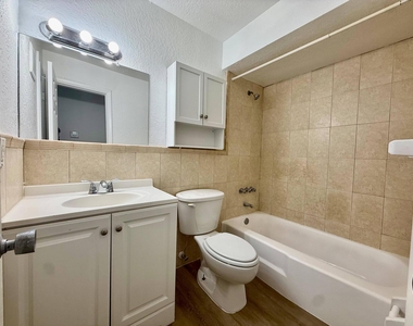 3350 Ne 16th Terrace - Photo Thumbnail 3